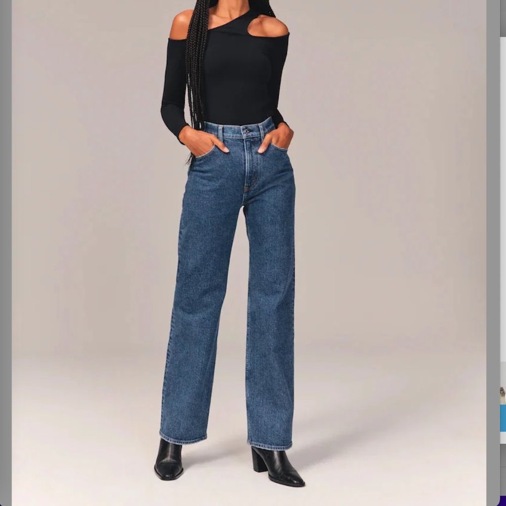 NWT Abercrombie and Fitch 90's Ultra High Rise Straight Jeans